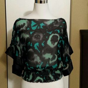 🔴 3/$15 Sheer Print Top